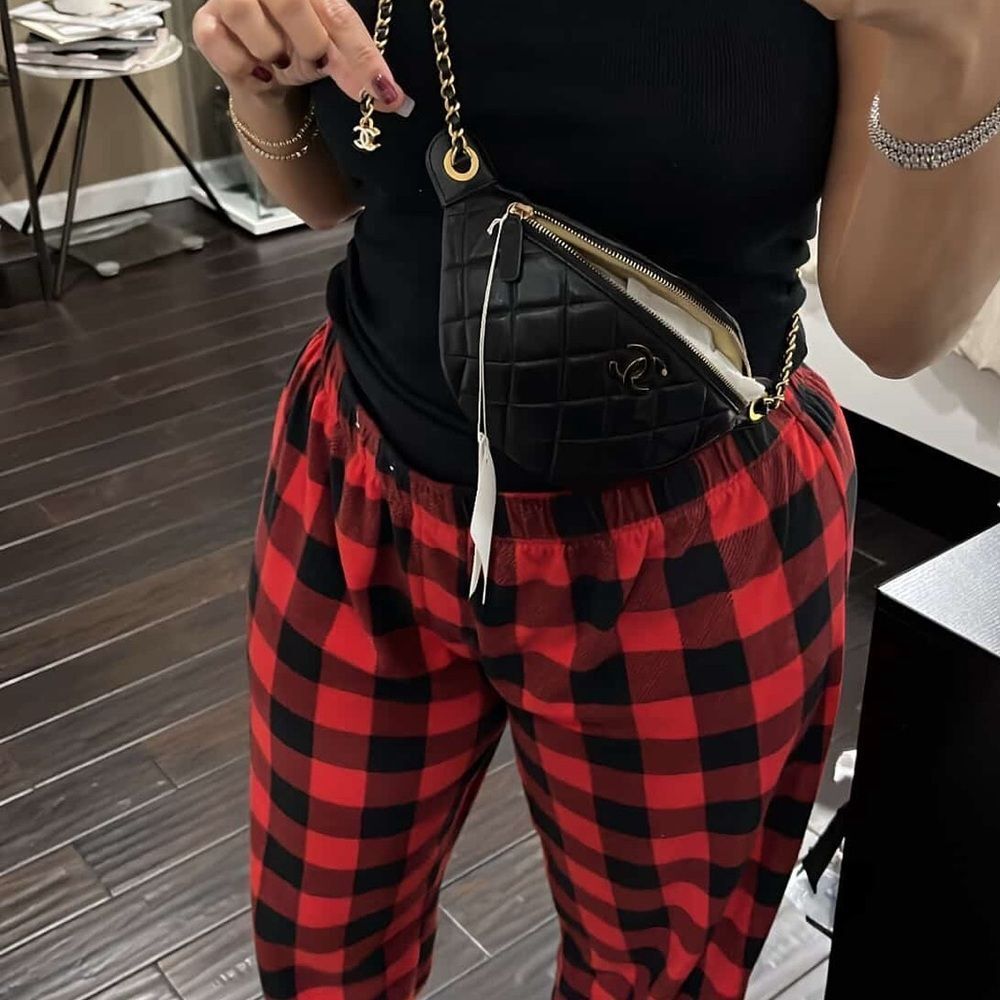 CHANEL Black Quilted Crossbody Bag - Picture 10 of 11